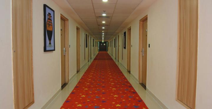 Xenious World Square Hotel Газиабад Экстерьер фото