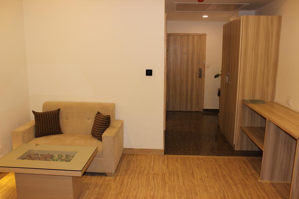 Xenious World Square Hotel Газиабад Экстерьер фото