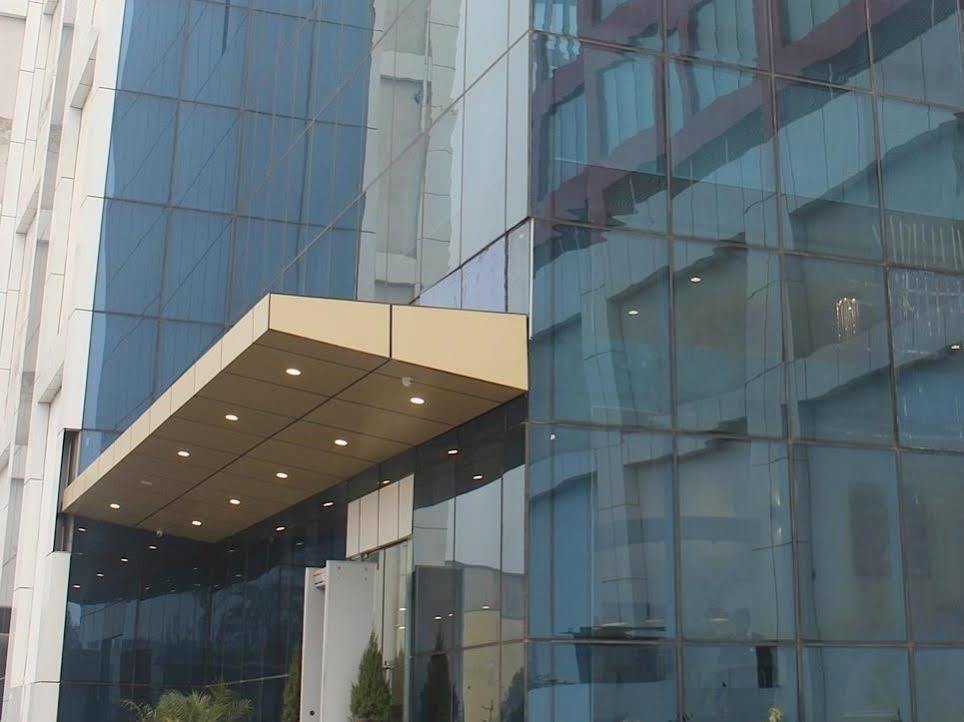 Xenious World Square Hotel Газиабад Экстерьер фото